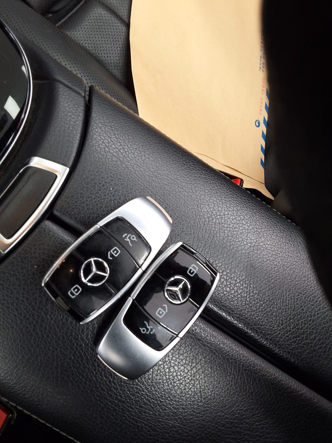MERCEDES-BENZ E-CLASS (5TH GEN) COUPE E400 4MATIC 2017 - zdjęcie 18