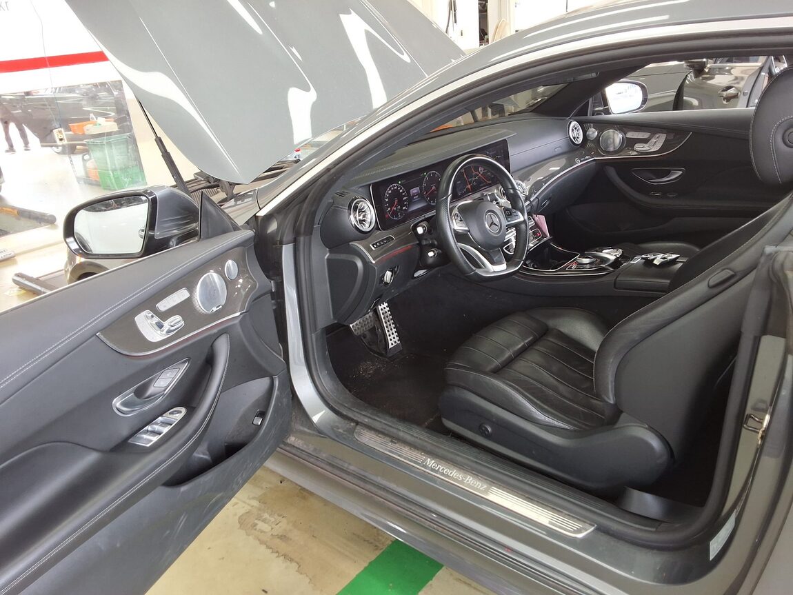 MERCEDES-BENZ E-CLASS (5TH GEN) COUPE E400 4MATIC 2017 - zdjęcie 10