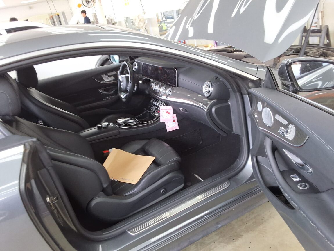 MERCEDES-BENZ E-CLASS (5TH GEN) COUPE E400 4MATIC 2017 - zdjęcie 14