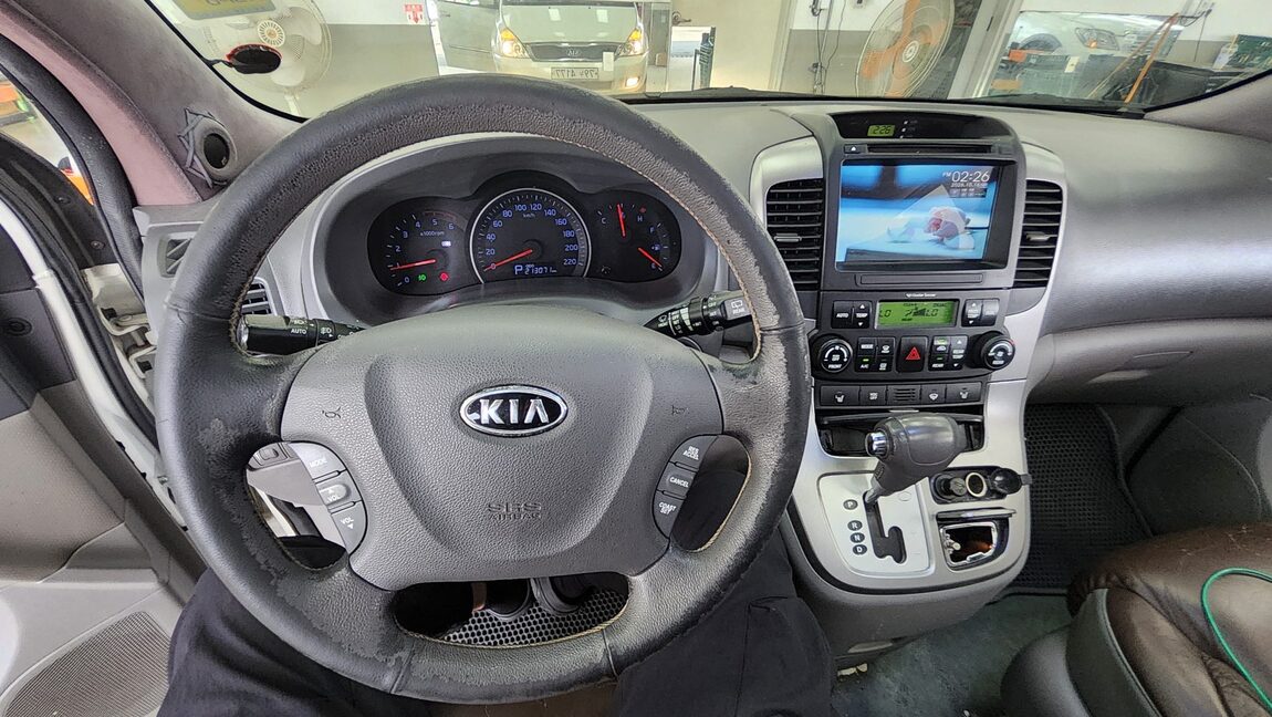 KIA CARNIVAL R 11-SEATER DIESEL GLX PREMIUM 2012 - zdjęcie 18