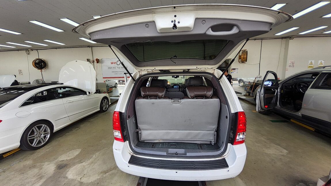 KIA CARNIVAL R 11-SEATER DIESEL GLX PREMIUM 2012 - zdjęcie 15