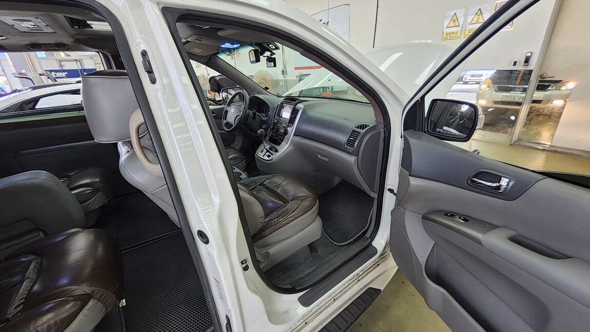 KIA CARNIVAL R 11-SEATER DIESEL GLX PREMIUM 2012 - zdjęcie 14