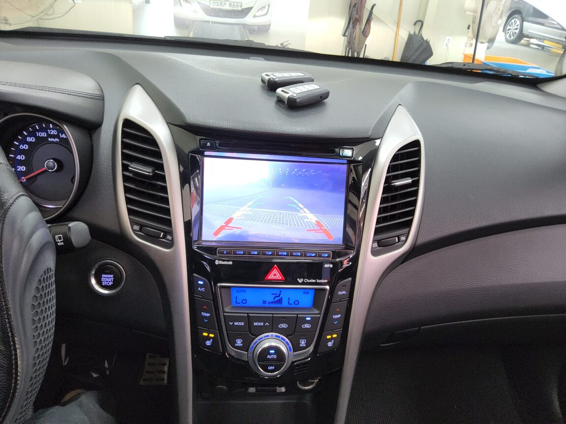 HYUNDAI NEW i30 1.6 GDi EXTREME 2012 - zdjęcie 18