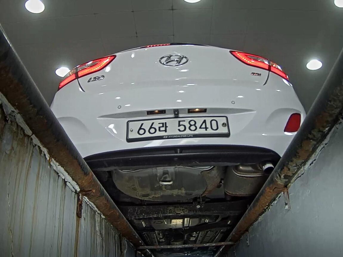 HYUNDAI NEW i30 1.6 GDi EXTREME 2012 - zdjęcie 8