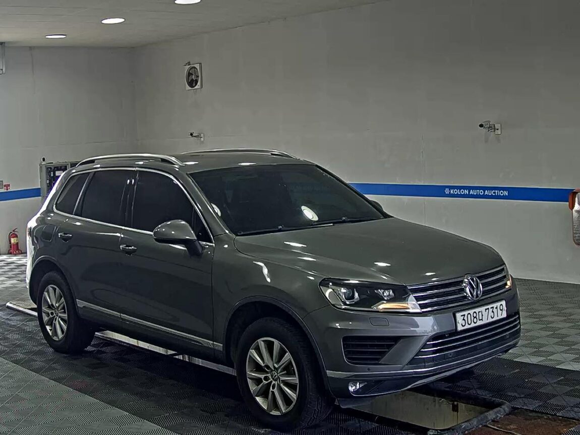VOLKSWAGEN THE NEW TOUAREG (2ND GEN F/L) 3.6 V6 FSI 2016 - zdjęcie 3
