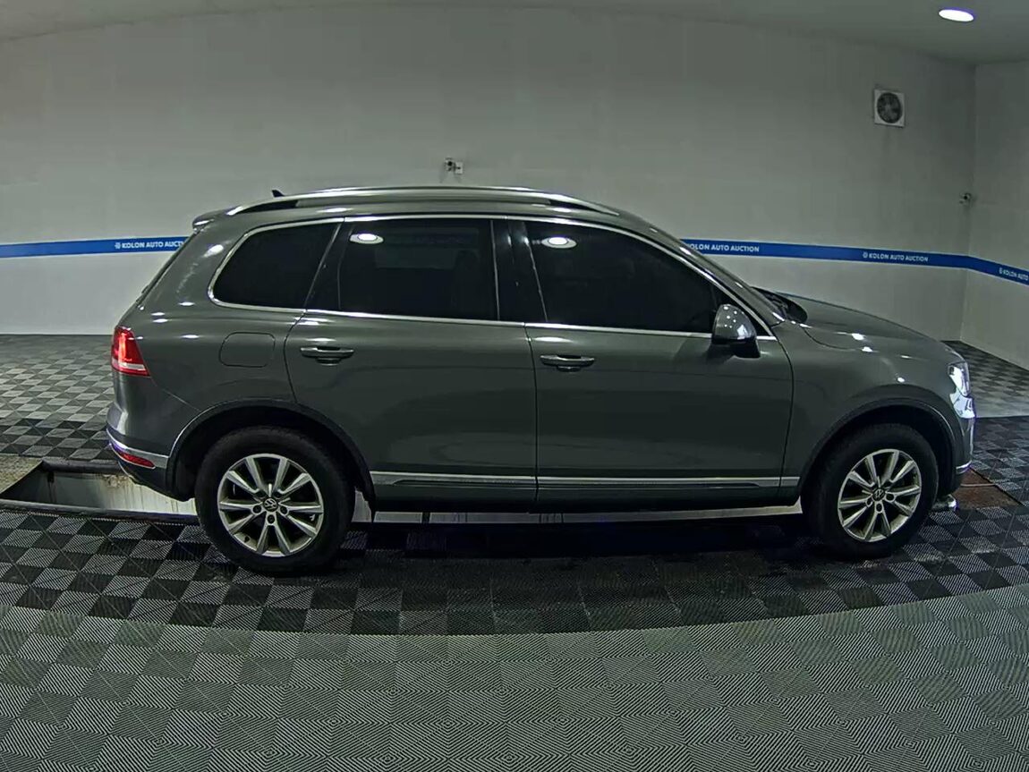 VOLKSWAGEN THE NEW TOUAREG (2ND GEN F/L) 3.6 V6 FSI 2016 - zdjęcie 4
