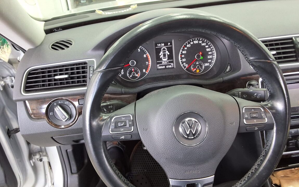 VOLKSWAGEN THE NEW PASSAT (7TH GEN) 1.8 TSI 2015 - zdjęcie 17
