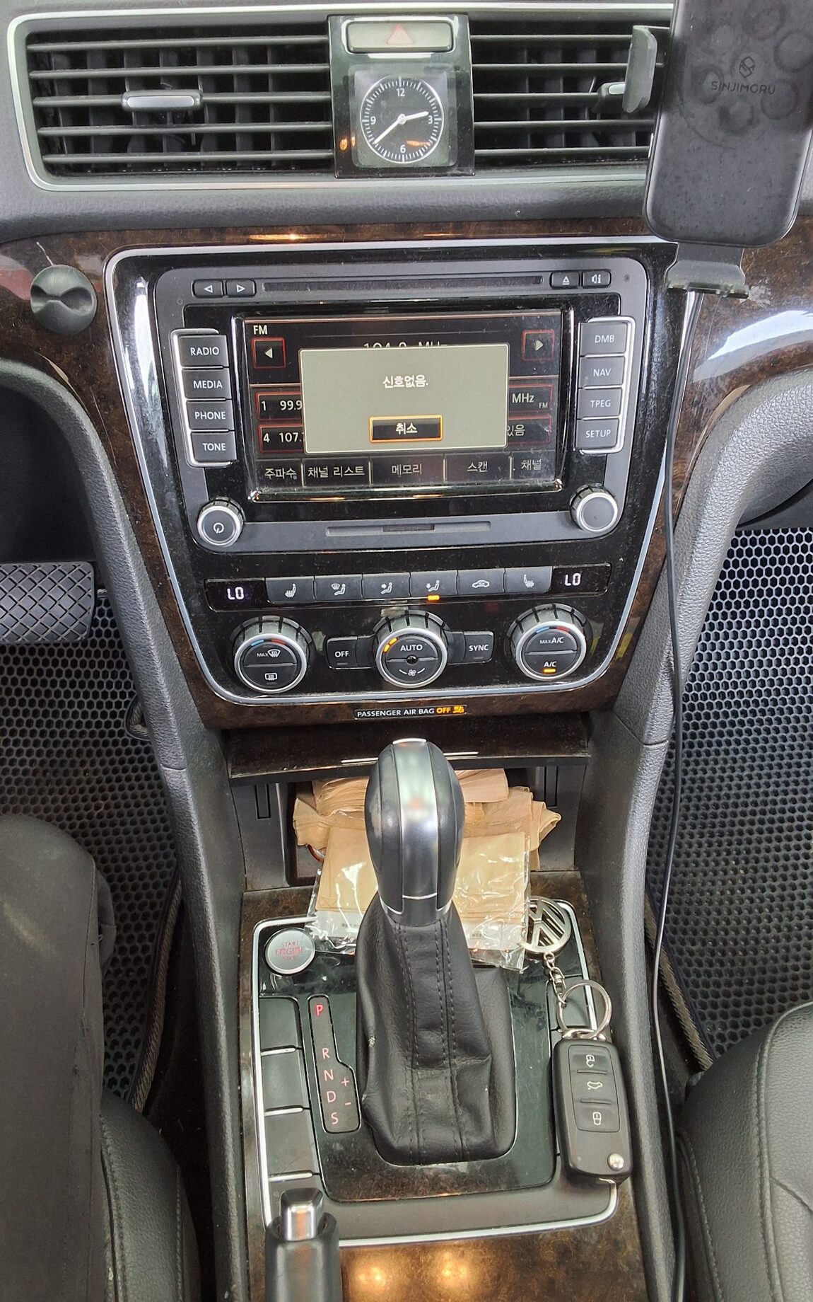 VOLKSWAGEN THE NEW PASSAT (7TH GEN) 1.8 TSI 2015 - zdjęcie 18