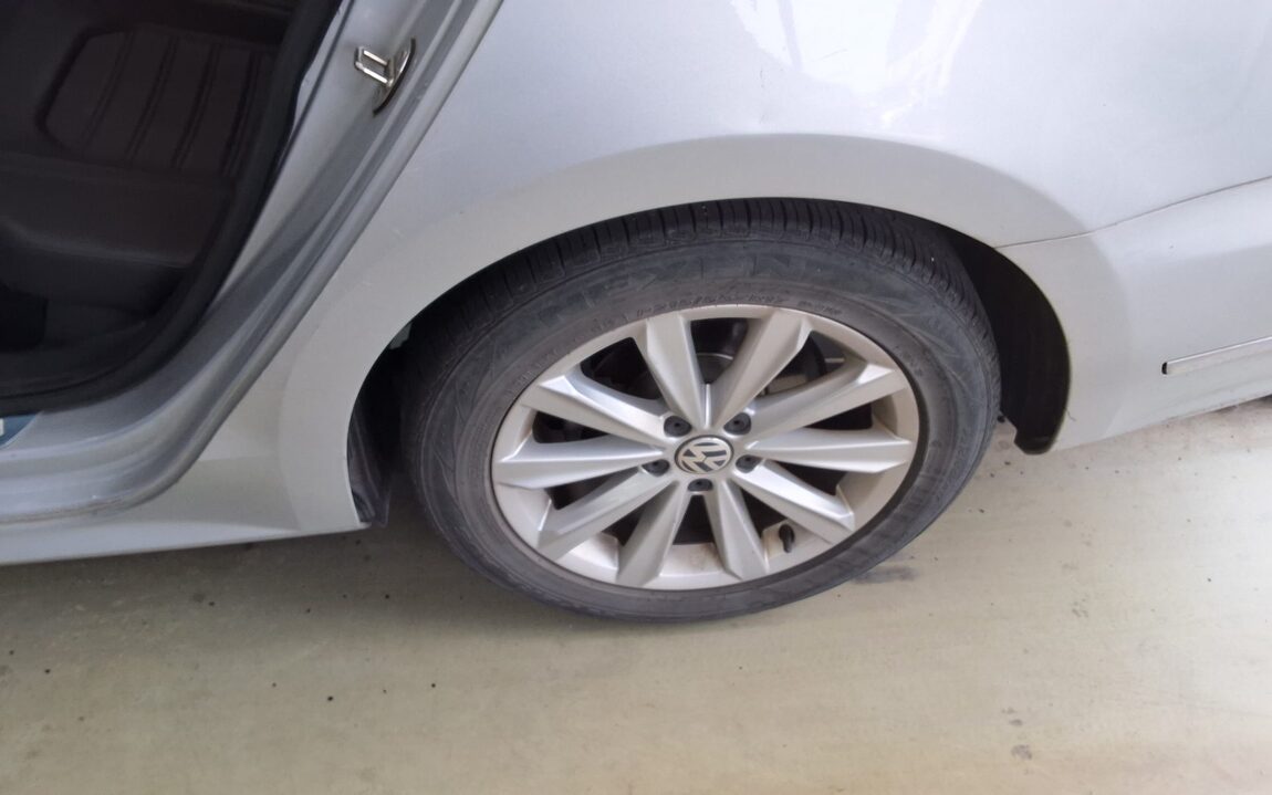 VOLKSWAGEN THE NEW PASSAT (7TH GEN) 1.8 TSI 2015 - zdjęcie 24