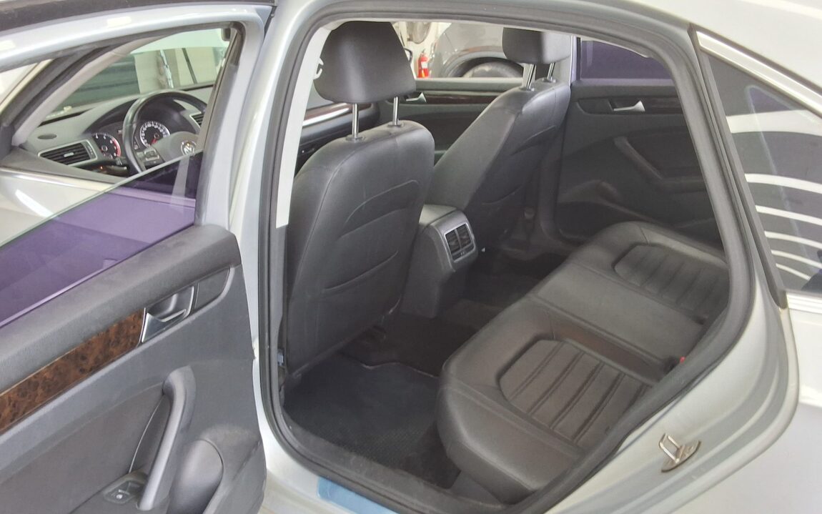 VOLKSWAGEN THE NEW PASSAT (7TH GEN) 1.8 TSI 2015 - zdjęcie 12
