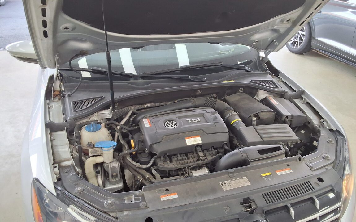 VOLKSWAGEN THE NEW PASSAT (7TH GEN) 1.8 TSI 2015 - zdjęcie 21