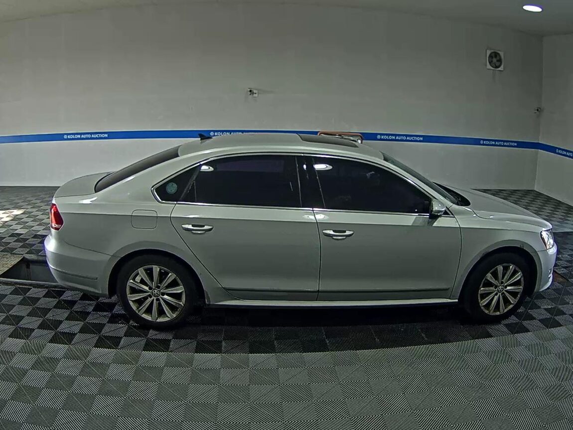 VOLKSWAGEN THE NEW PASSAT (7TH GEN) 1.8 TSI 2015 - zdjęcie 4