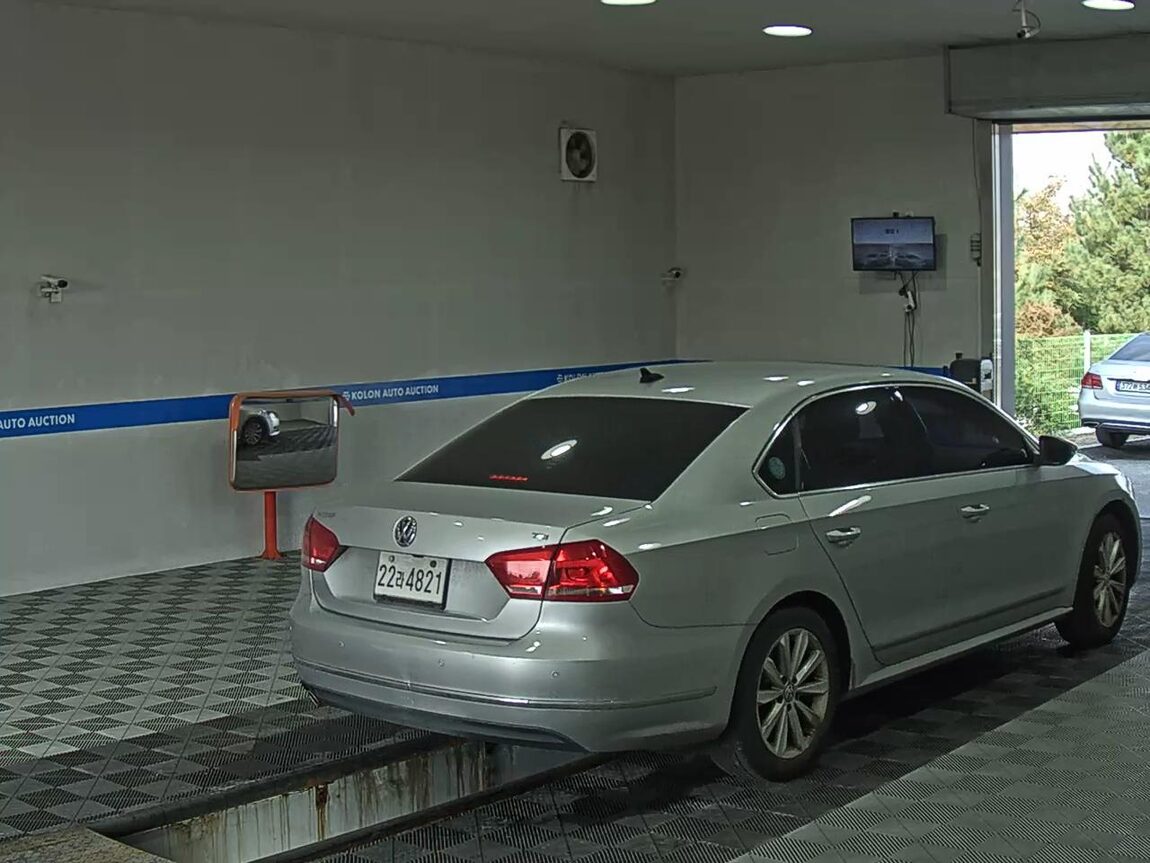 VOLKSWAGEN THE NEW PASSAT (7TH GEN) 1.8 TSI 2015 - zdjęcie 5