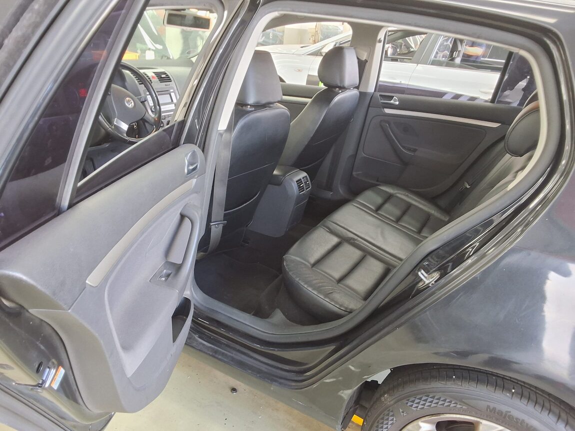 VOLKSWAGEN GOLF (5TH GEN) 2.0 TDI 2009 - zdjęcie 12