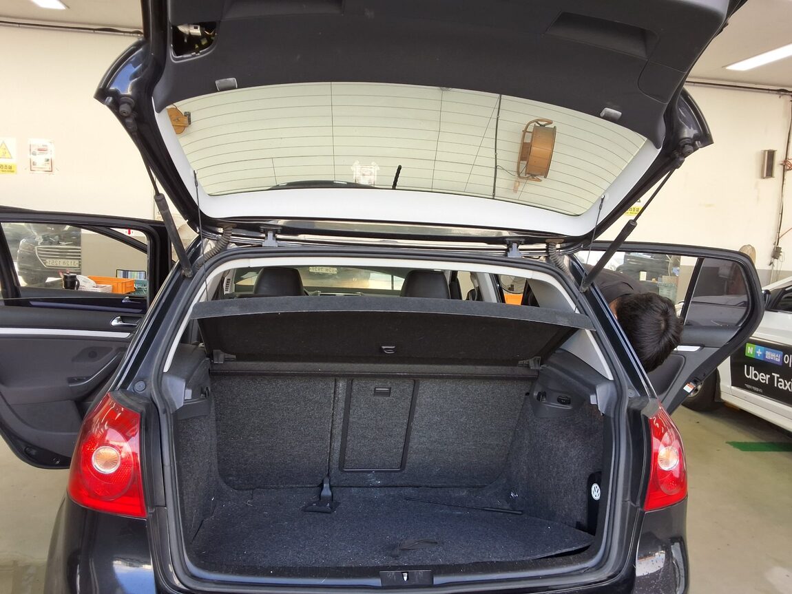 VOLKSWAGEN GOLF (5TH GEN) 2.0 TDI 2009 - zdjęcie 15