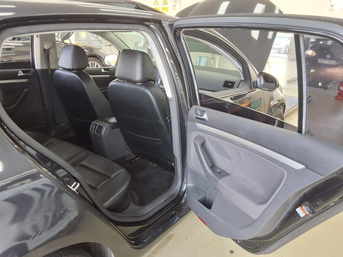 VOLKSWAGEN GOLF (5TH GEN) 2.0 TDI 2009 - zdjęcie 13
