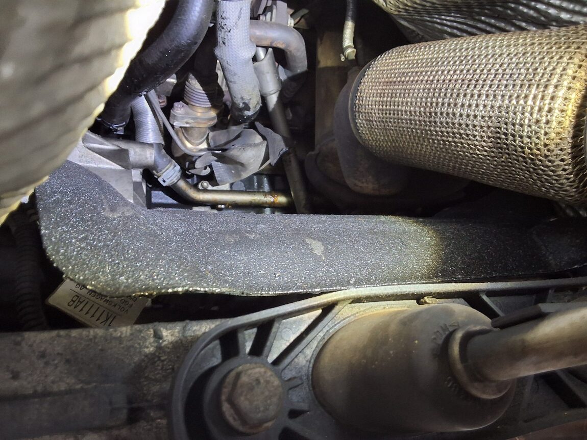 VOLKSWAGEN GOLF (5TH GEN) 2.0 TDI 2009 - zdjęcie 21