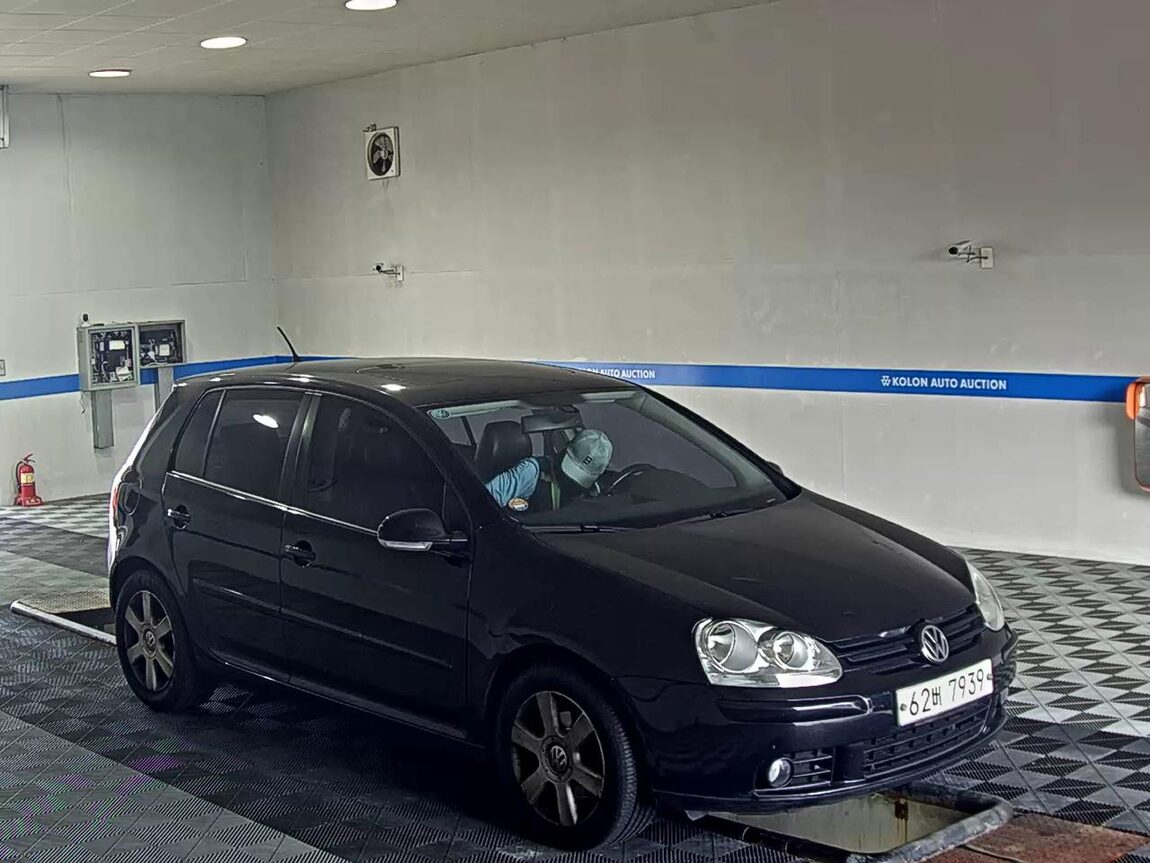VOLKSWAGEN GOLF (5TH GEN) 2.0 TDI 2009 - zdjęcie 3
