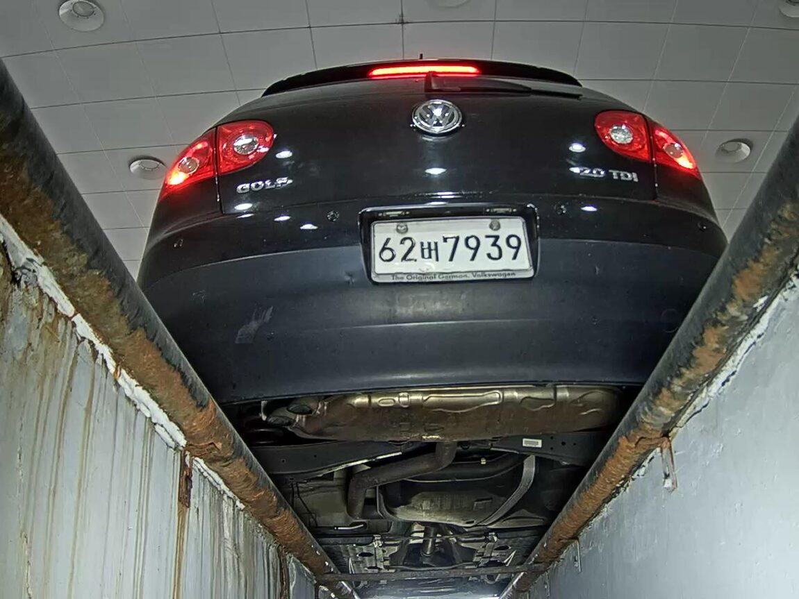 VOLKSWAGEN GOLF (5TH GEN) 2.0 TDI 2009 - zdjęcie 8