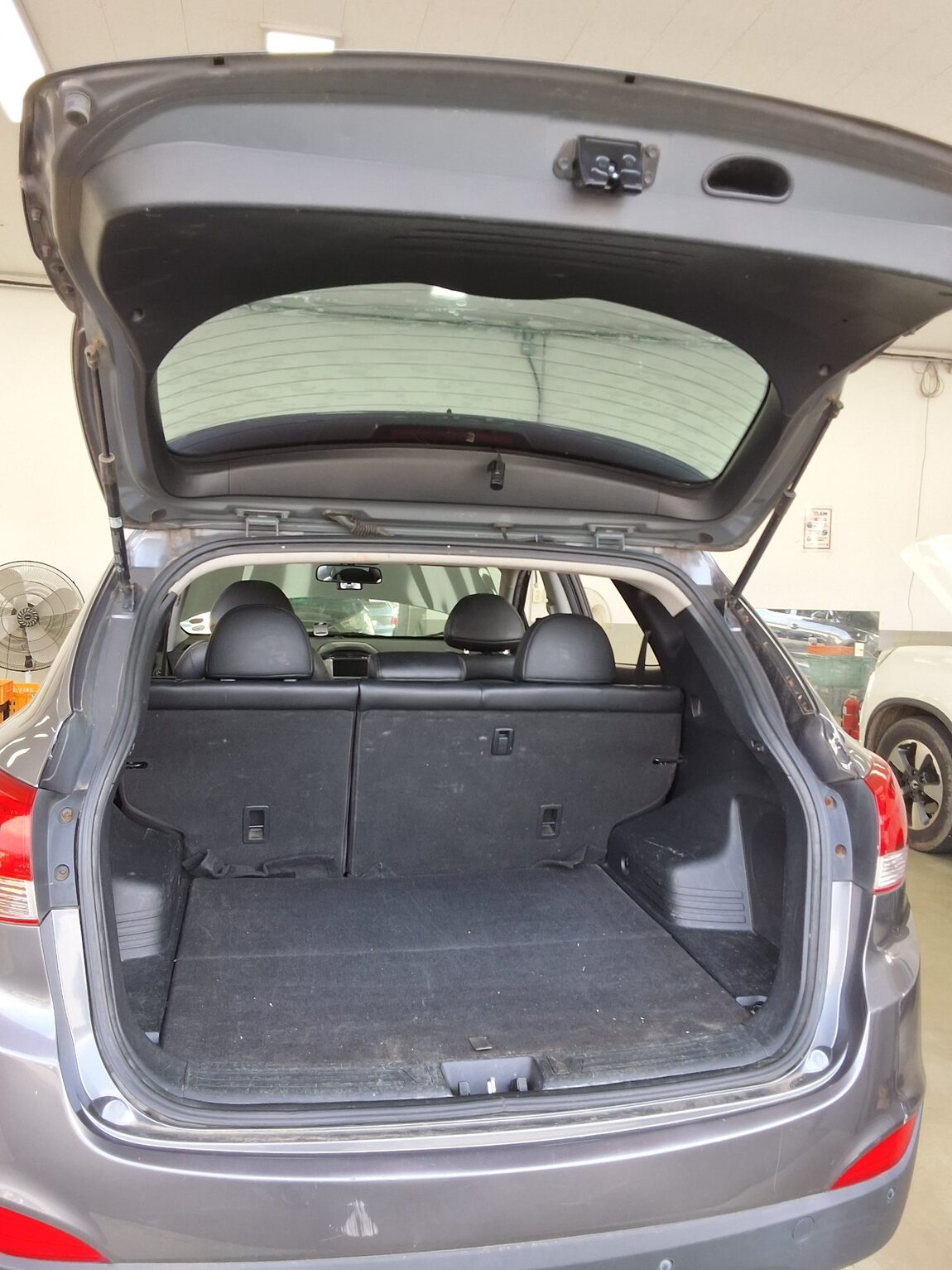 HYUNDAI TUCSON ix DIESEL R20 2WD LX20 LUXURY 2010 - zdjęcie 15