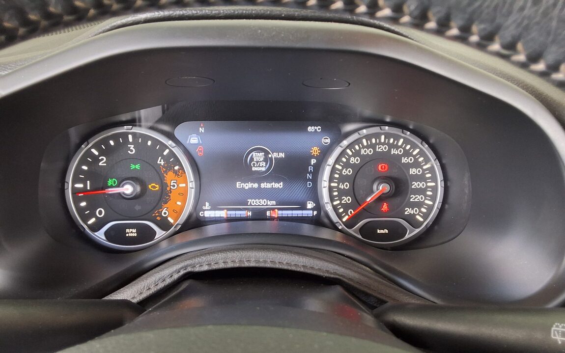 JEEP RENEGADE 2.0 DIESEL AWD LIMITED 2015 - zdjęcie 9