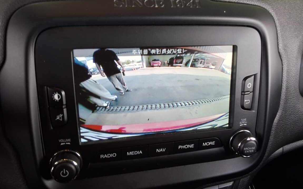 JEEP RENEGADE 2.0 DIESEL AWD LIMITED 2015 - zdjęcie 19