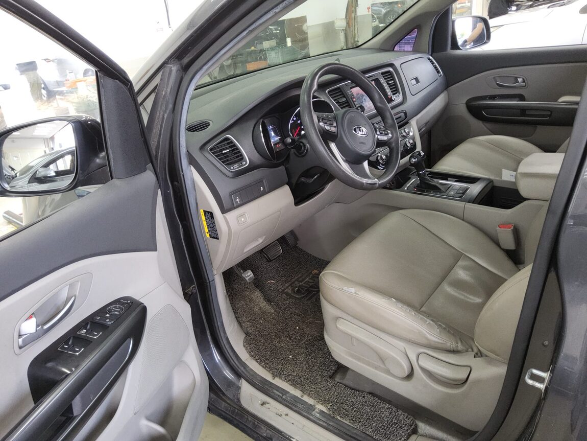 KIA ALL NEW CARNIVAL 11-SEATER DIESEL DELUXE 2016 - zdjęcie 10