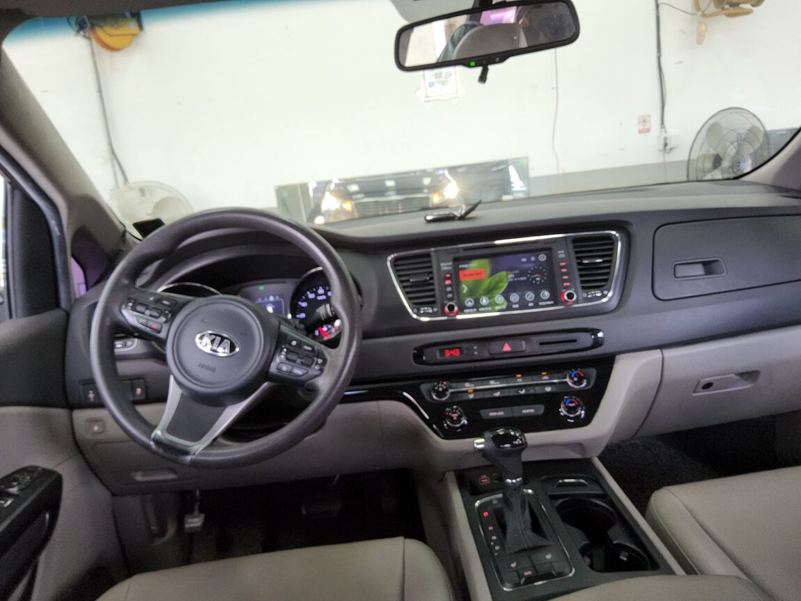 KIA ALL NEW CARNIVAL 11-SEATER DIESEL DELUXE 2016 - zdjęcie 11