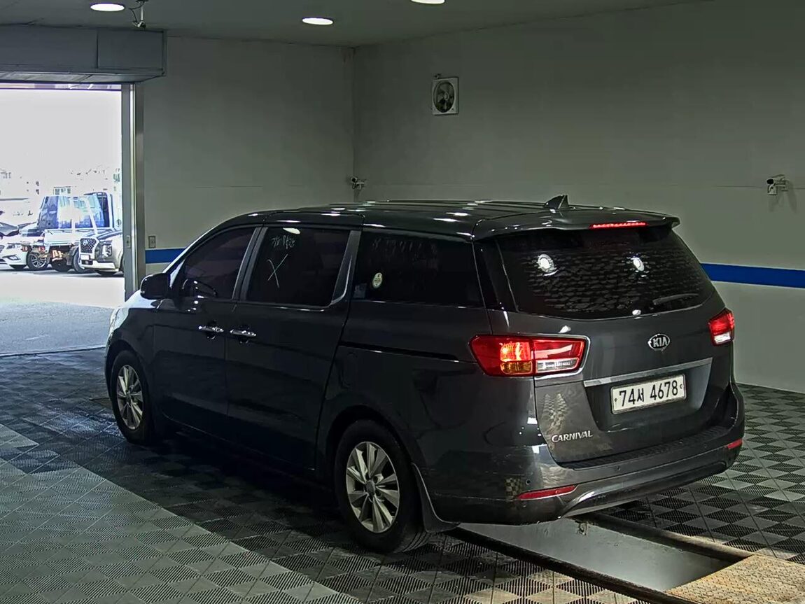 KIA ALL NEW CARNIVAL 11-SEATER DIESEL DELUXE 2016 - zdjęcie 6