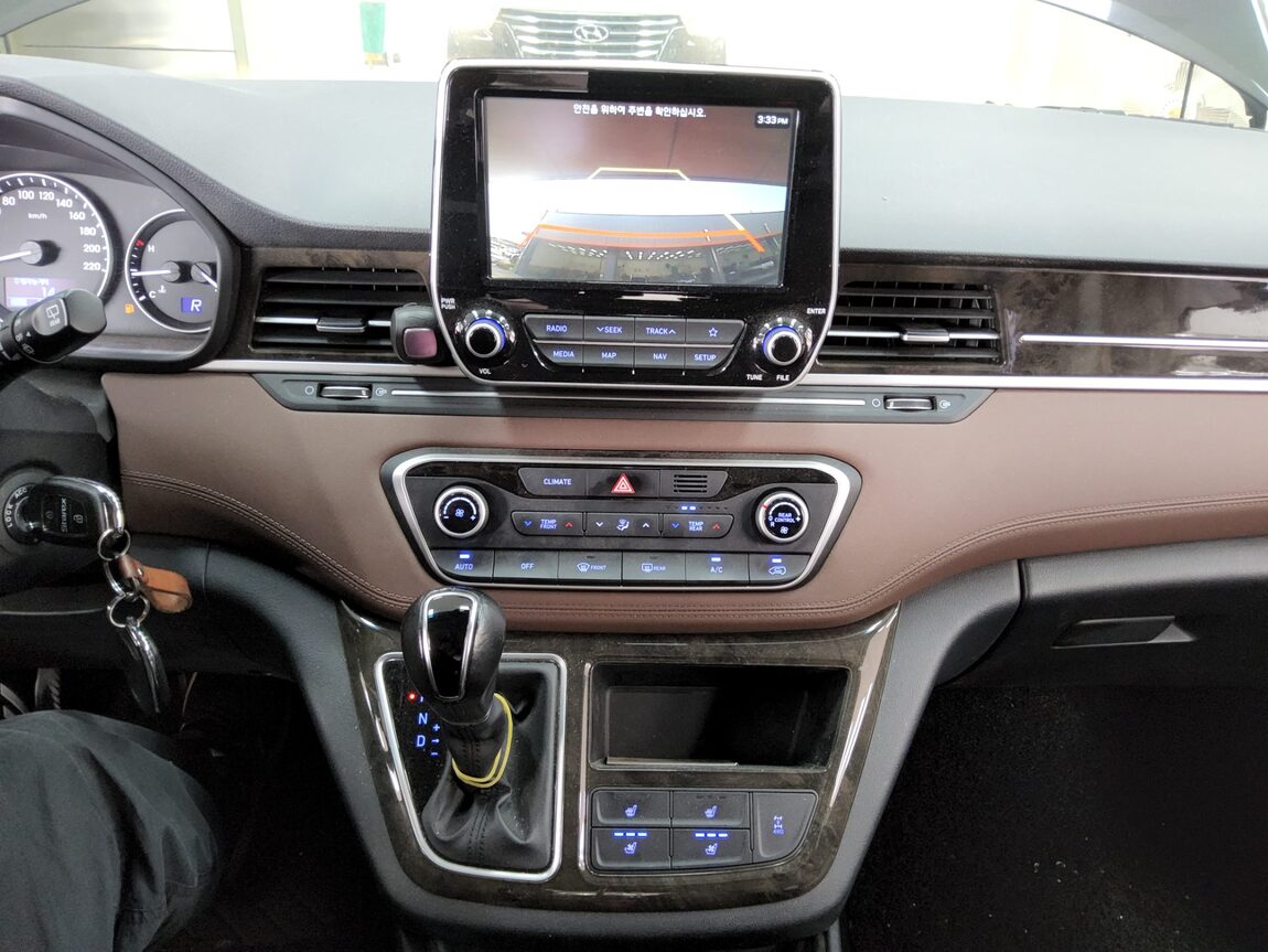 HYUNDAI THE NEW GRAND STAREX 9-SEATER DIESEL 4WD EXCLUSIVE 2019 - zdjęcie 18