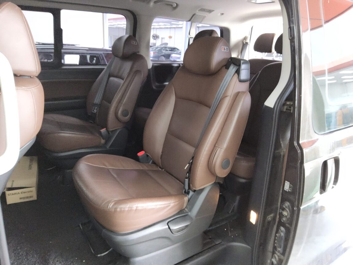 HYUNDAI THE NEW GRAND STAREX 9-SEATER DIESEL 4WD EXCLUSIVE 2019 - zdjęcie 12