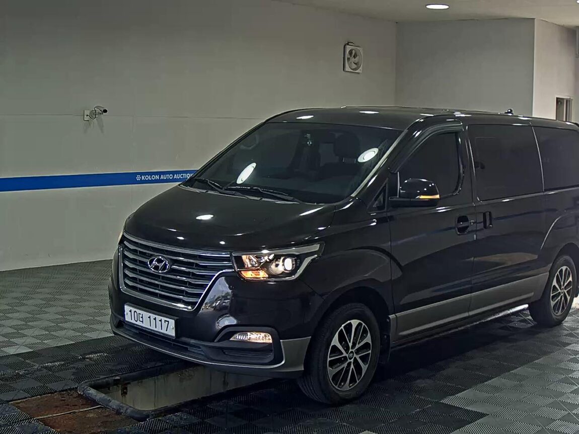 HYUNDAI THE NEW GRAND STAREX 9-SEATER DIESEL 4WD EXCLUSIVE 2019 - zdjęcie 2