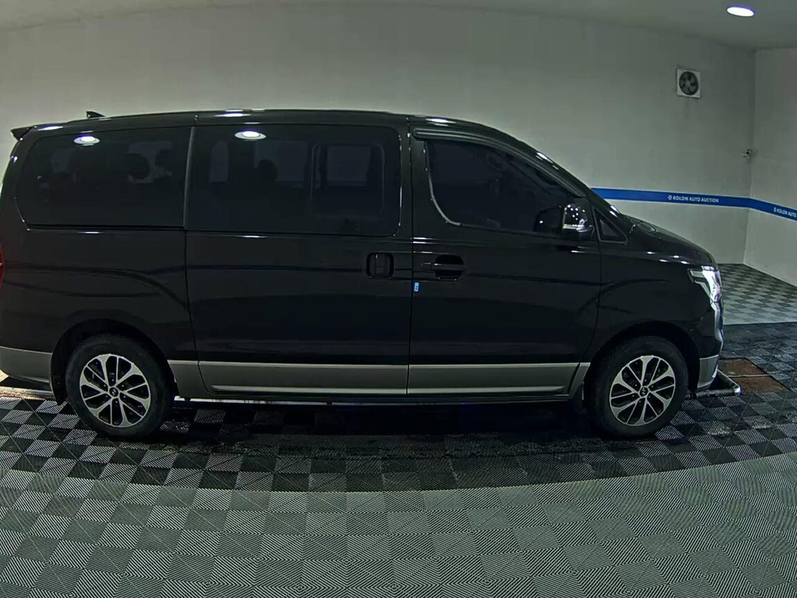 HYUNDAI THE NEW GRAND STAREX 9-SEATER DIESEL 4WD EXCLUSIVE 2019 - zdjęcie 4