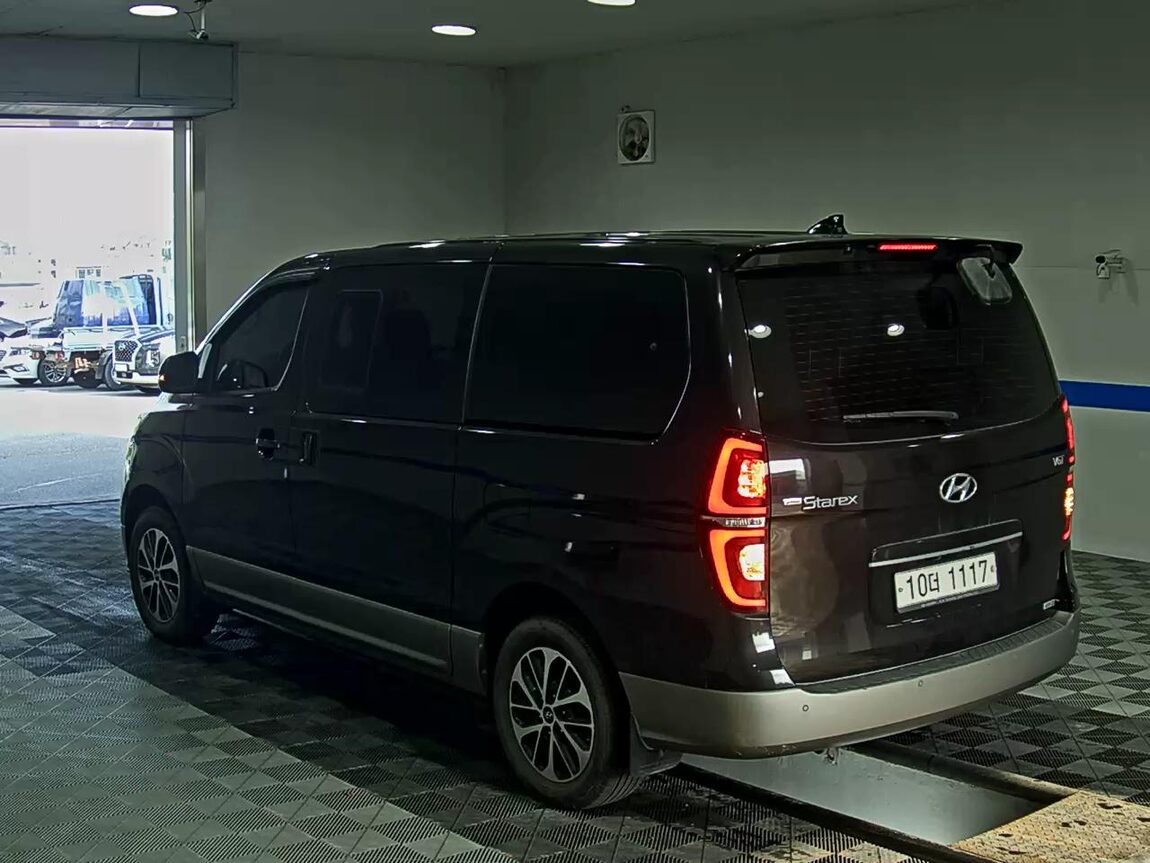 HYUNDAI THE NEW GRAND STAREX 9-SEATER DIESEL 4WD EXCLUSIVE 2019 - zdjęcie 6