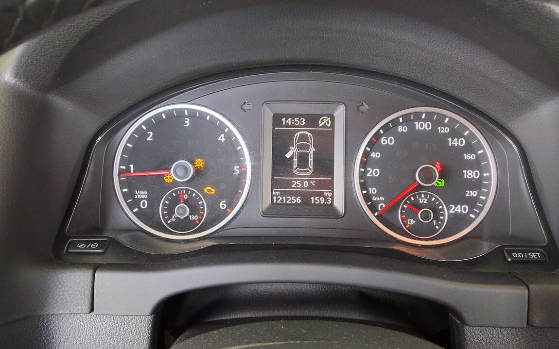 VOLKSWAGEN TIGUAN 2.0 TDI BLUEMOTION PREMIUM 2013 - zdjęcie 9