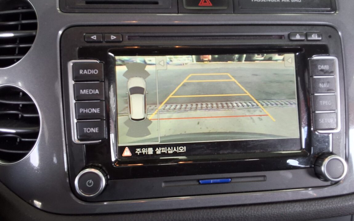 VOLKSWAGEN TIGUAN 2.0 TDI BLUEMOTION PREMIUM 2013 - zdjęcie 19