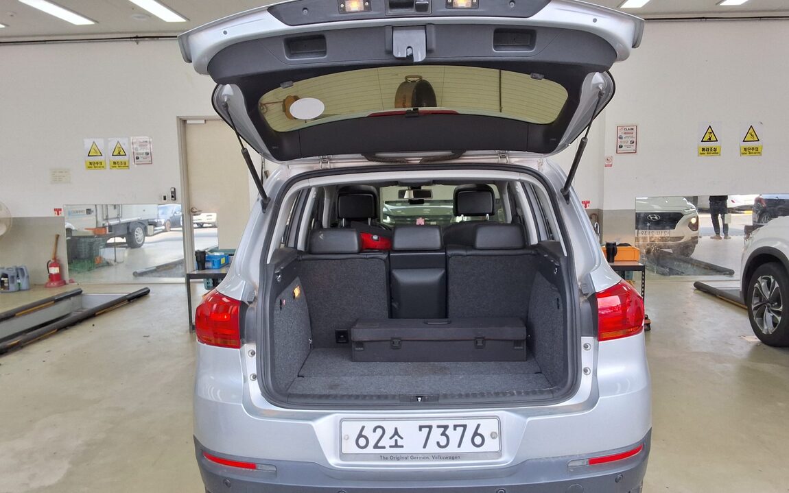 VOLKSWAGEN TIGUAN 2.0 TDI BLUEMOTION PREMIUM 2013 - zdjęcie 15