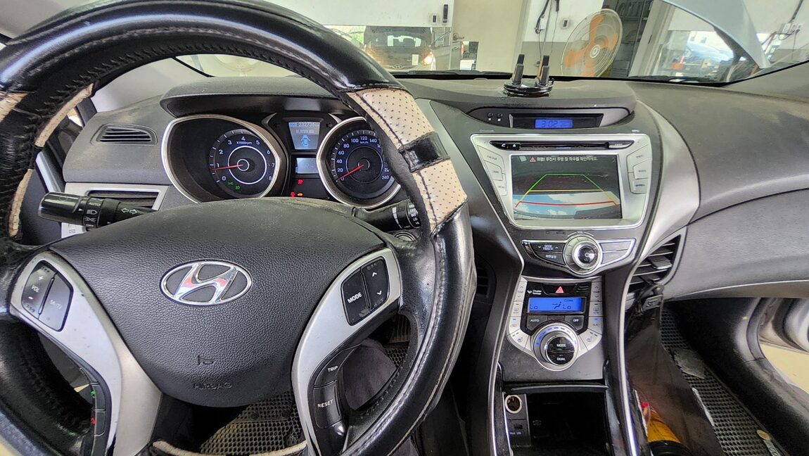 HYUNDAI AVANTE MD M16 GDi PREMIER 2012 - zdjęcie 19
