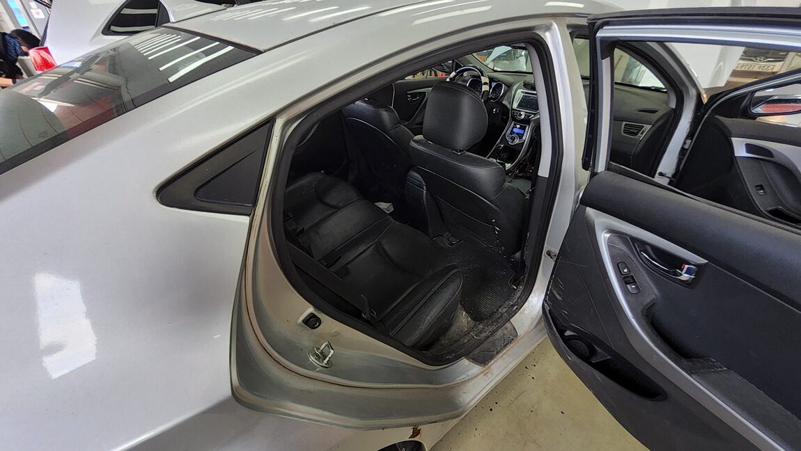 HYUNDAI AVANTE MD M16 GDi PREMIER 2012 - zdjęcie 13