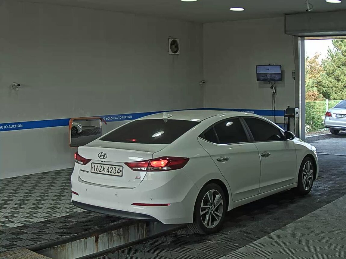 HYUNDAI AVANTE AD 1.6 GDi PREMIUM 2017 - zdjęcie 5