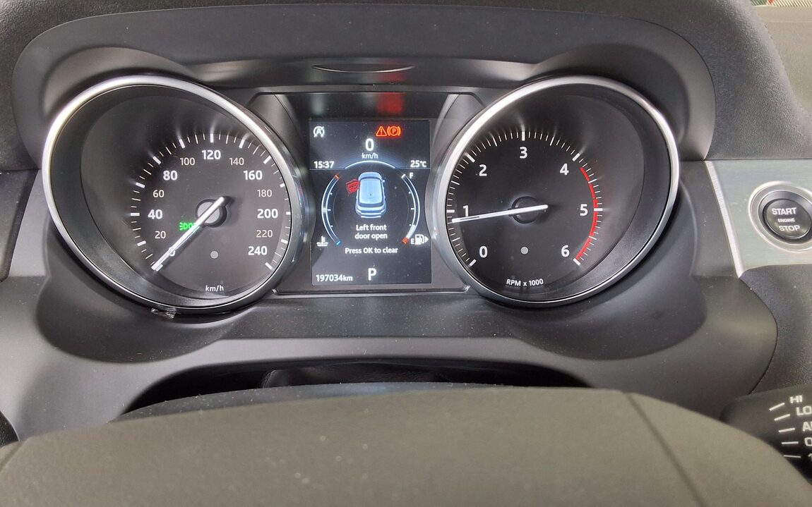 LAND ROVER RANGE ROVER EVOQUE 2.0 TD4 SE 2018 - zdjęcie 9