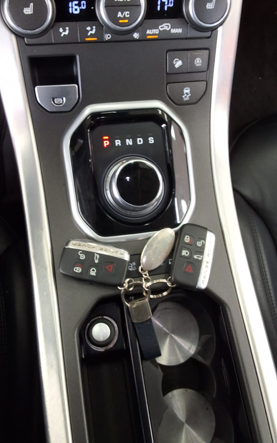 LAND ROVER RANGE ROVER EVOQUE 2.0 TD4 SE 2018 - zdjęcie 20