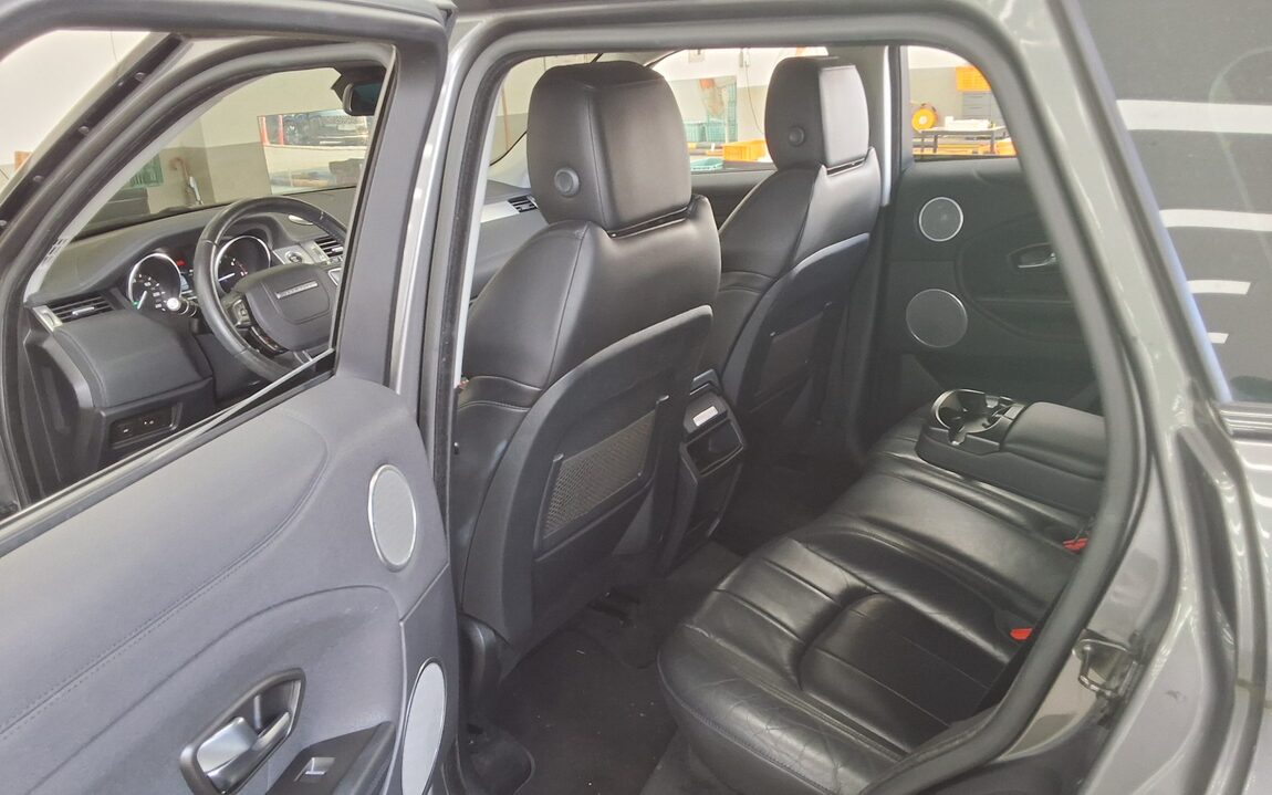 LAND ROVER RANGE ROVER EVOQUE 2.0 TD4 SE 2018 - zdjęcie 12