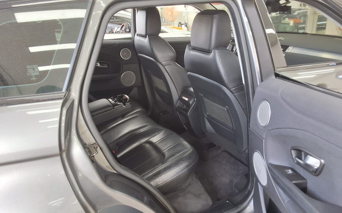 LAND ROVER RANGE ROVER EVOQUE 2.0 TD4 SE 2018 - zdjęcie 13