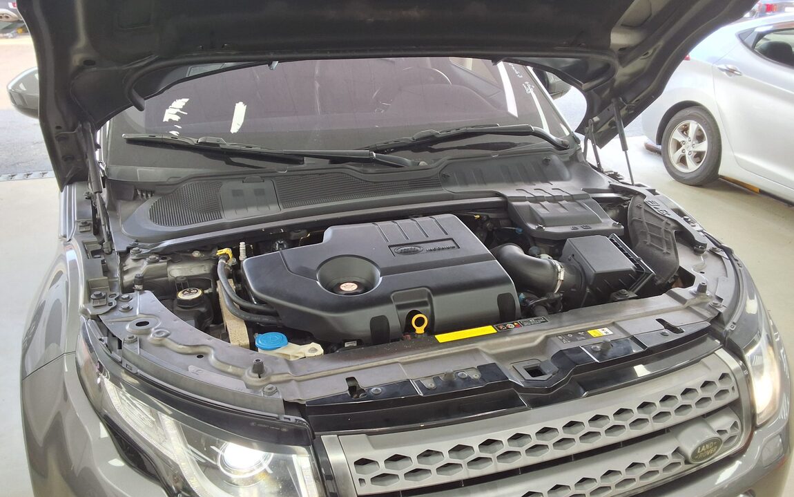 LAND ROVER RANGE ROVER EVOQUE 2.0 TD4 SE 2018 - zdjęcie 21
