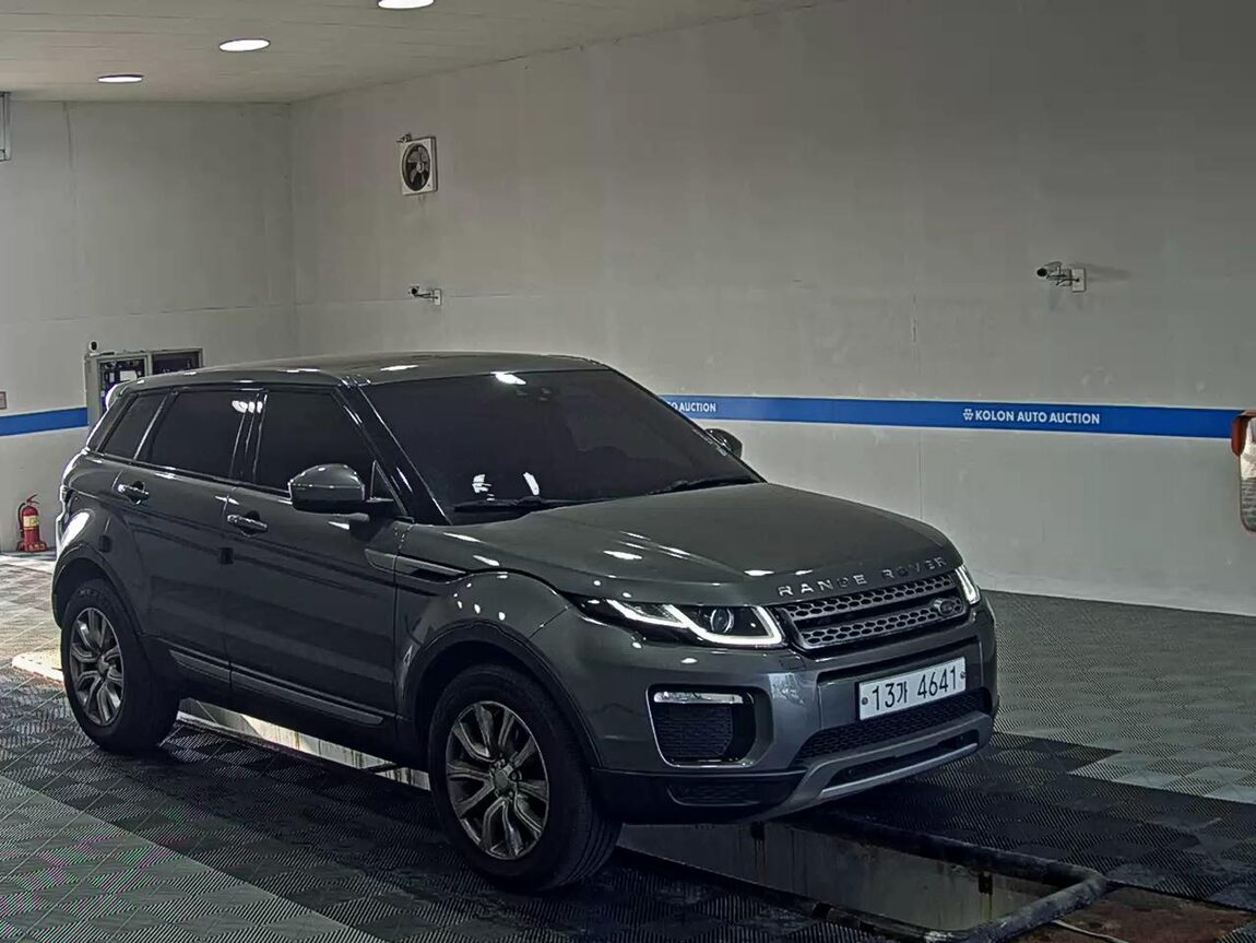 LAND ROVER RANGE ROVER EVOQUE 2.0 TD4 SE 2018 - zdjęcie 3