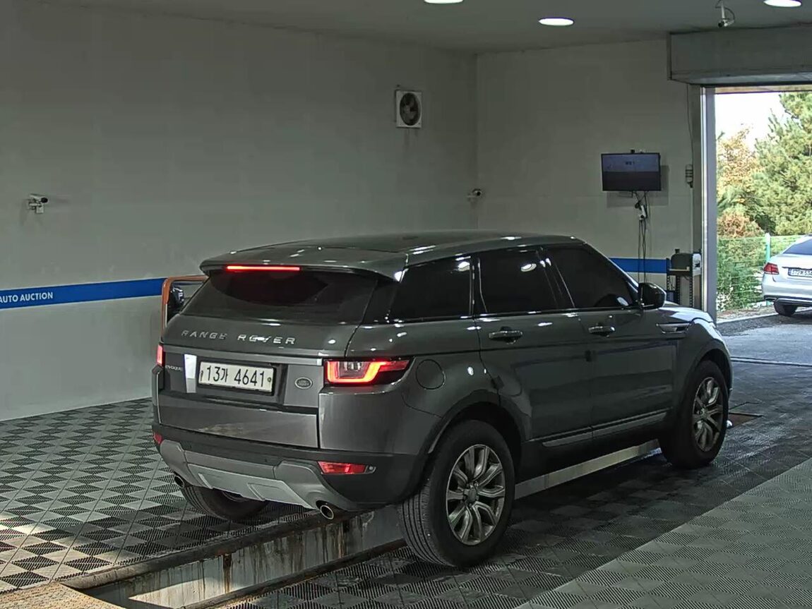 LAND ROVER RANGE ROVER EVOQUE 2.0 TD4 SE 2018 - zdjęcie 5