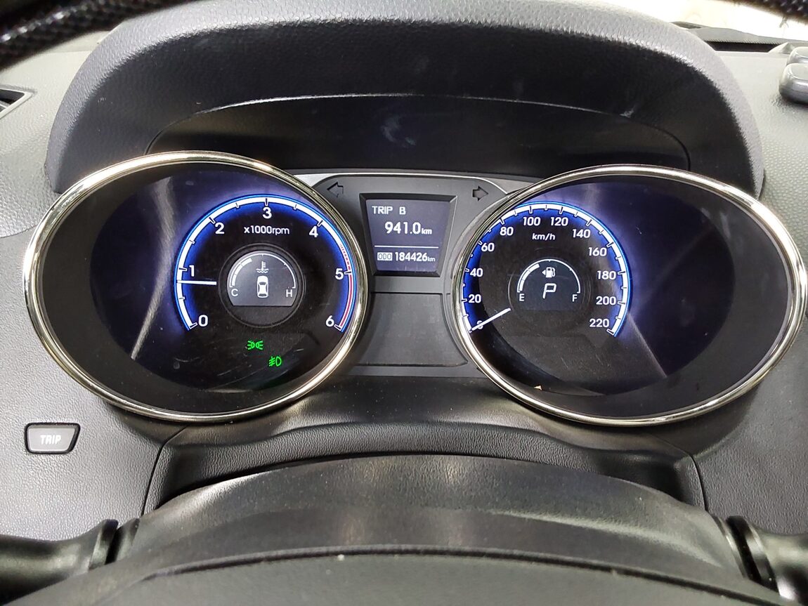 HYUNDAI TUCSON ix DIESEL R20 2WD LX20 SMART PACK 2012 - zdjęcie 9