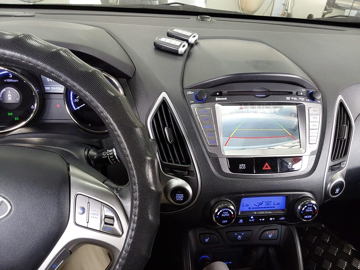HYUNDAI TUCSON ix DIESEL R20 2WD LX20 SMART PACK 2012 - zdjęcie 17