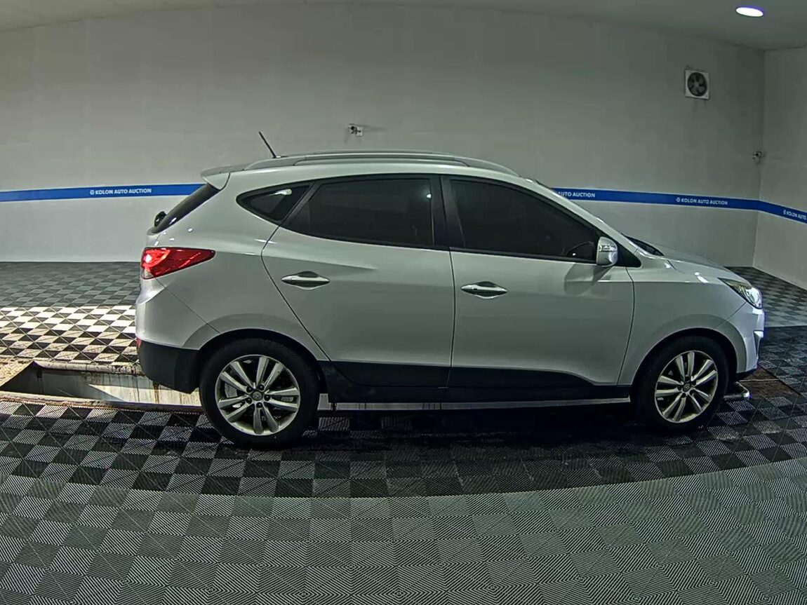 HYUNDAI TUCSON ix DIESEL R20 2WD LX20 SMART PACK 2012 - zdjęcie 4